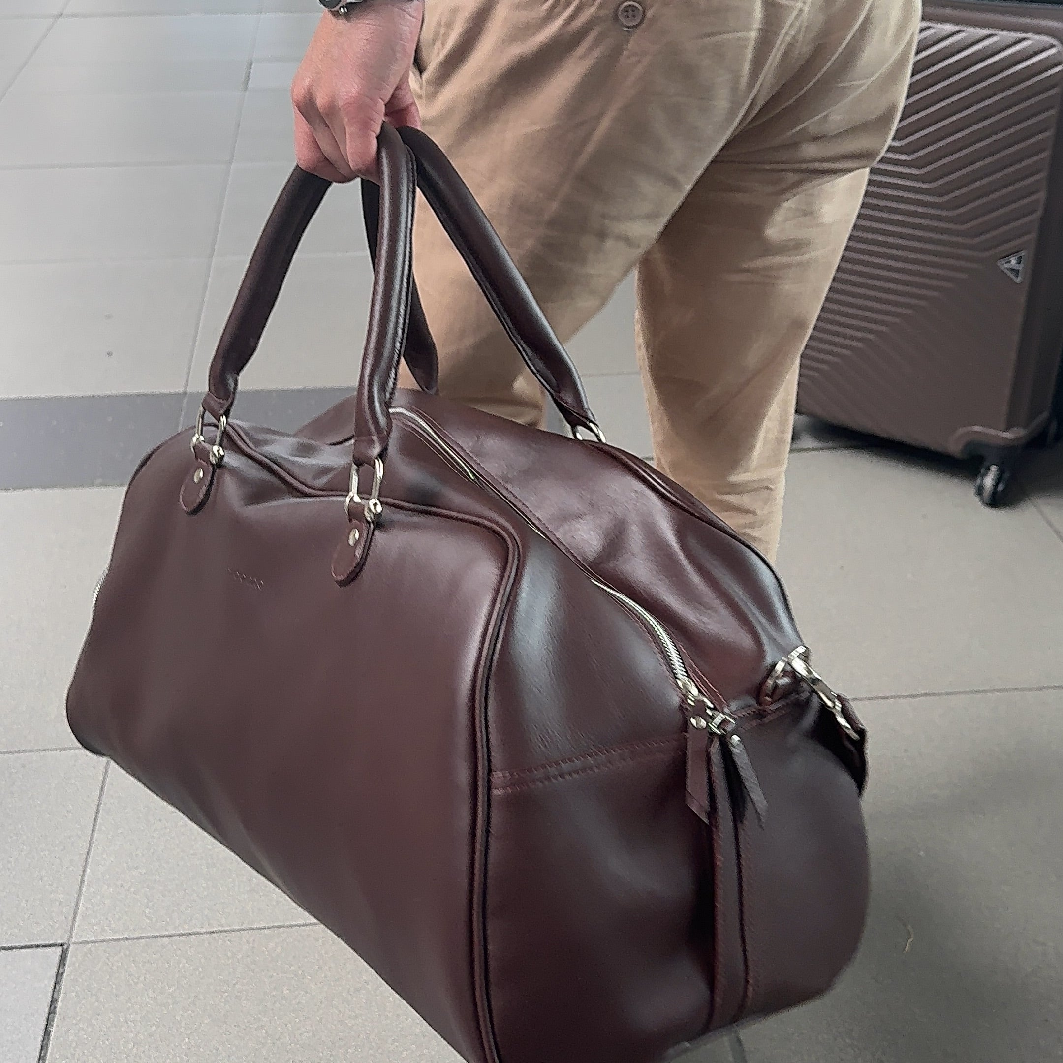  Manchester (Incluye divisiones internas y bolsa para zapatos)