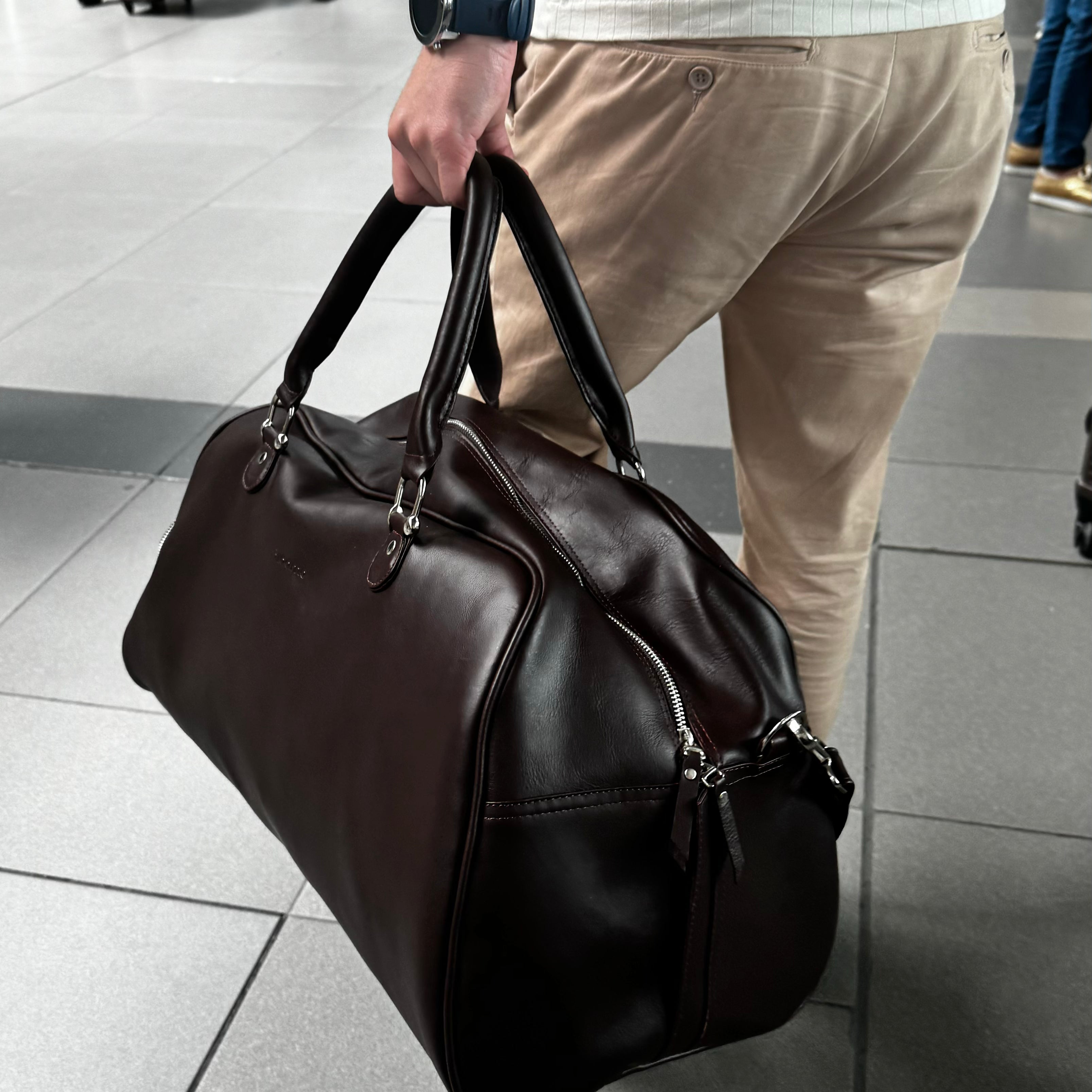  Manchester (Incluye divisiones internas y bolsa para zapatos)