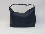 Bolso Trenza en cuero azul, vista de frente