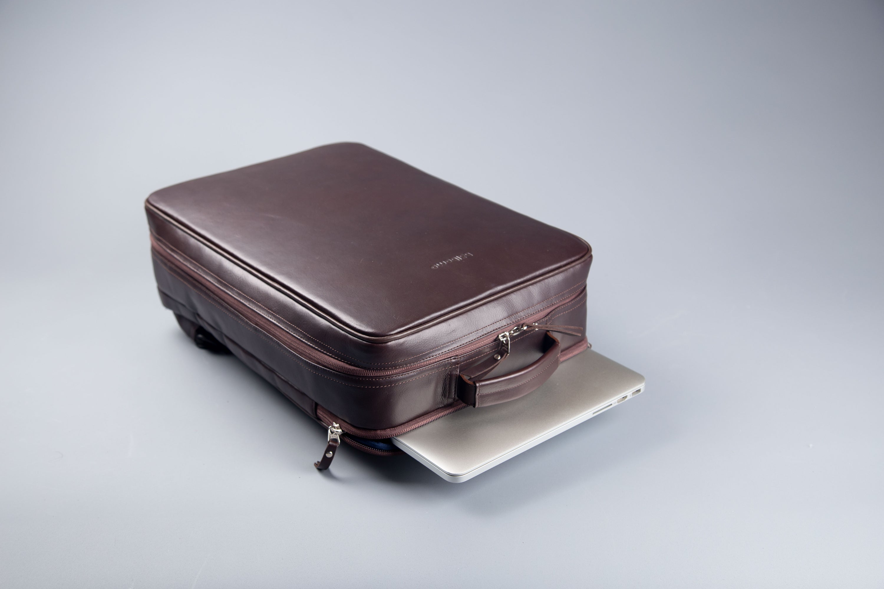 Morral "Backpack Briefcase" en cuero Manchester